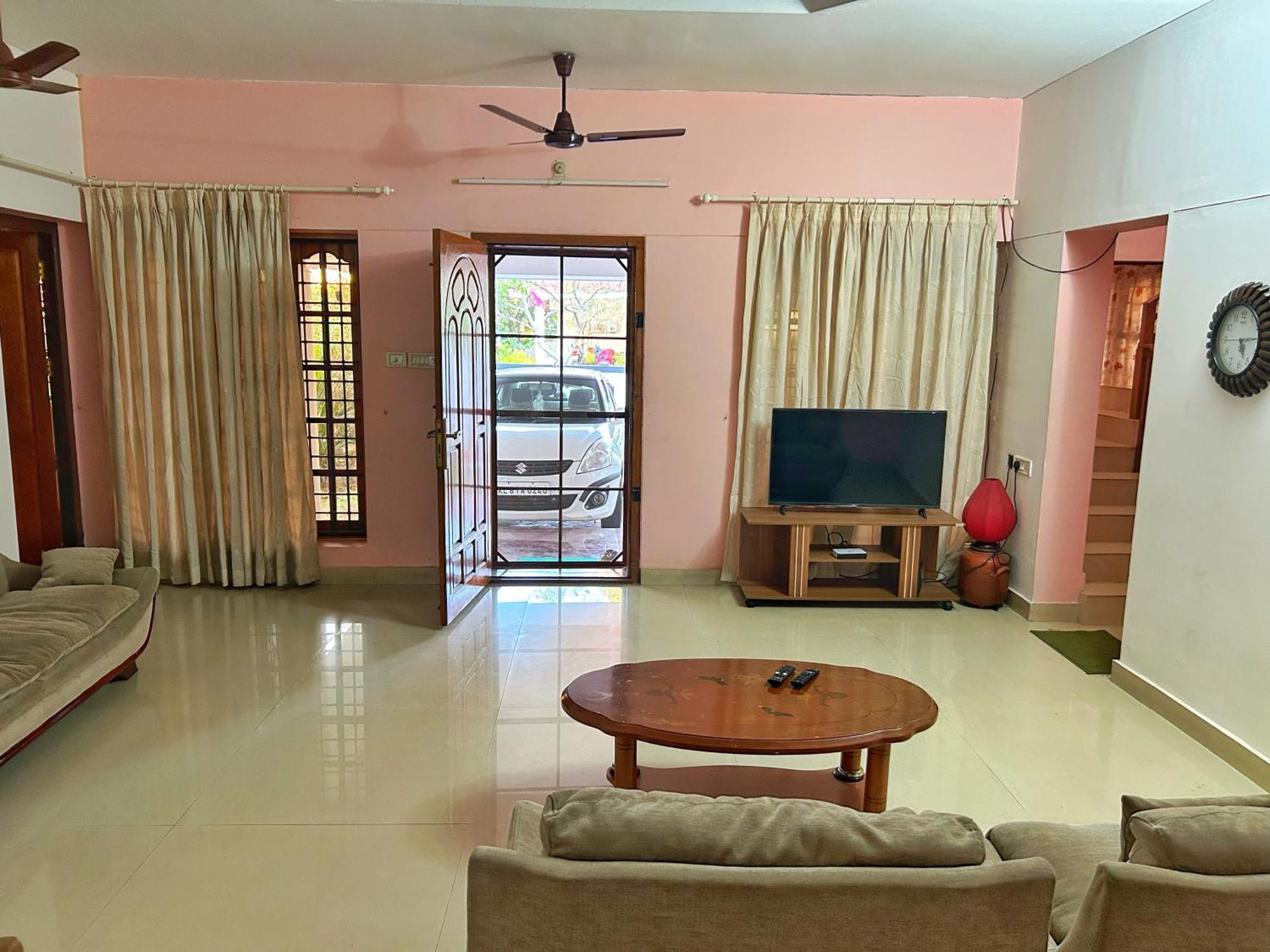 טריואנדרום La Casa Trivandrum 4 Bhk Ac Luxury Villa At City Centre, Just 6 Kms To Airport מראה חיצוני תמונה