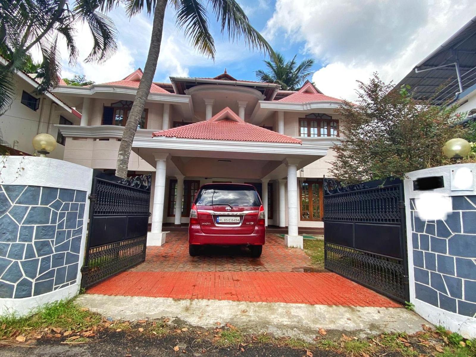 טריואנדרום La Casa Trivandrum 4 Bhk Ac Luxury Villa At City Centre, Just 6 Kms To Airport מראה חיצוני תמונה
