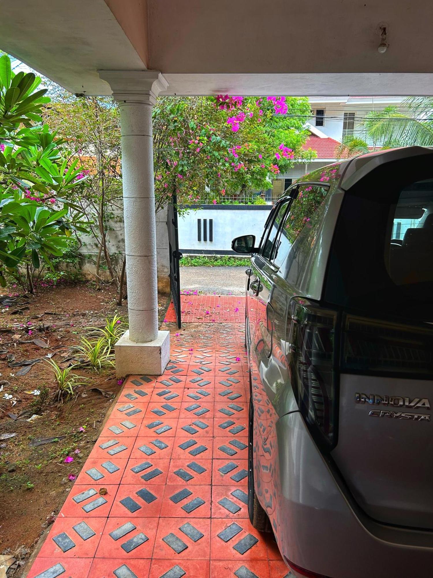 טריואנדרום La Casa Trivandrum 4 Bhk Ac Luxury Villa At City Centre, Just 6 Kms To Airport מראה חיצוני תמונה