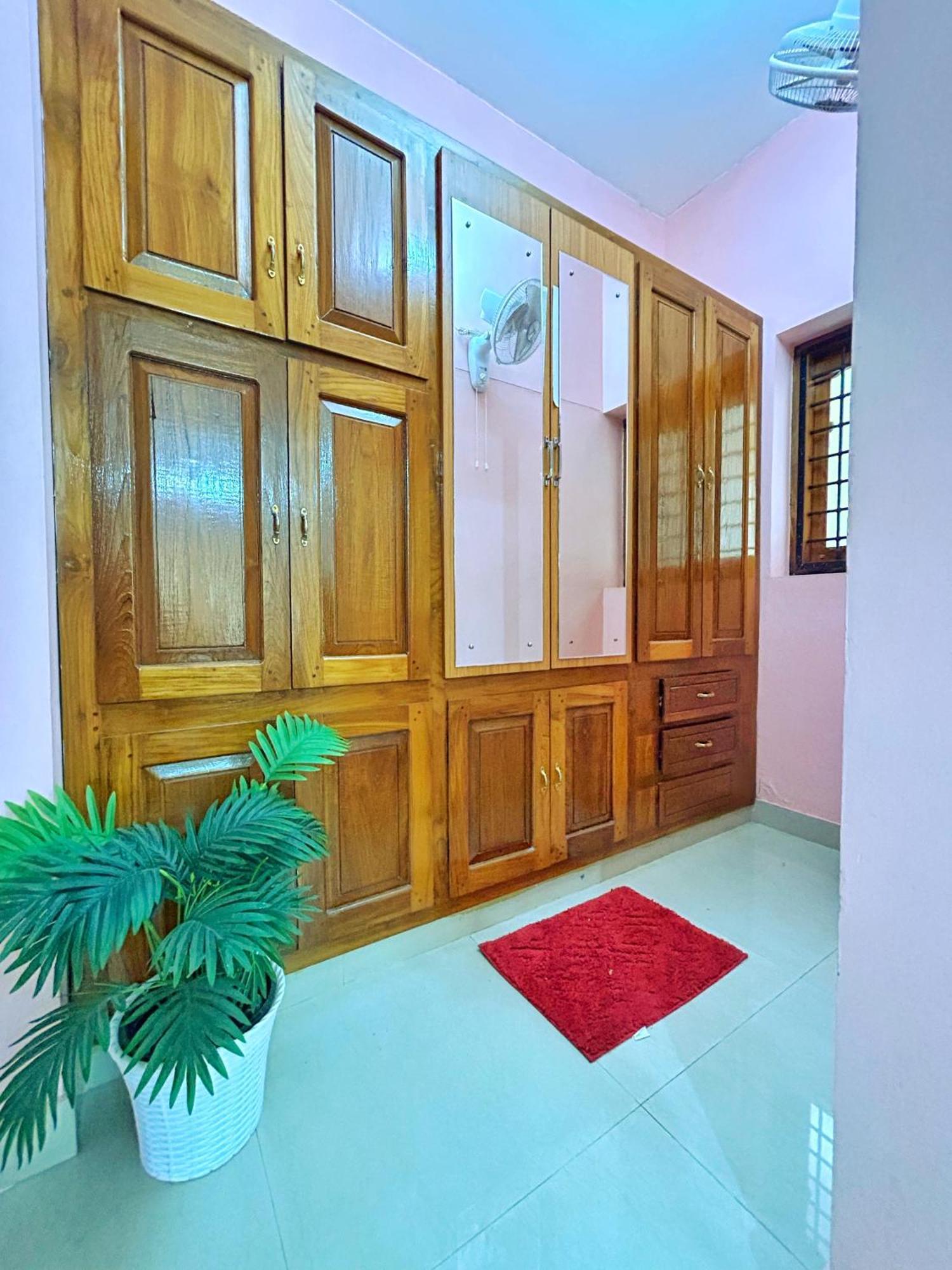 טריואנדרום La Casa Trivandrum 4 Bhk Ac Luxury Villa At City Centre, Just 6 Kms To Airport מראה חיצוני תמונה