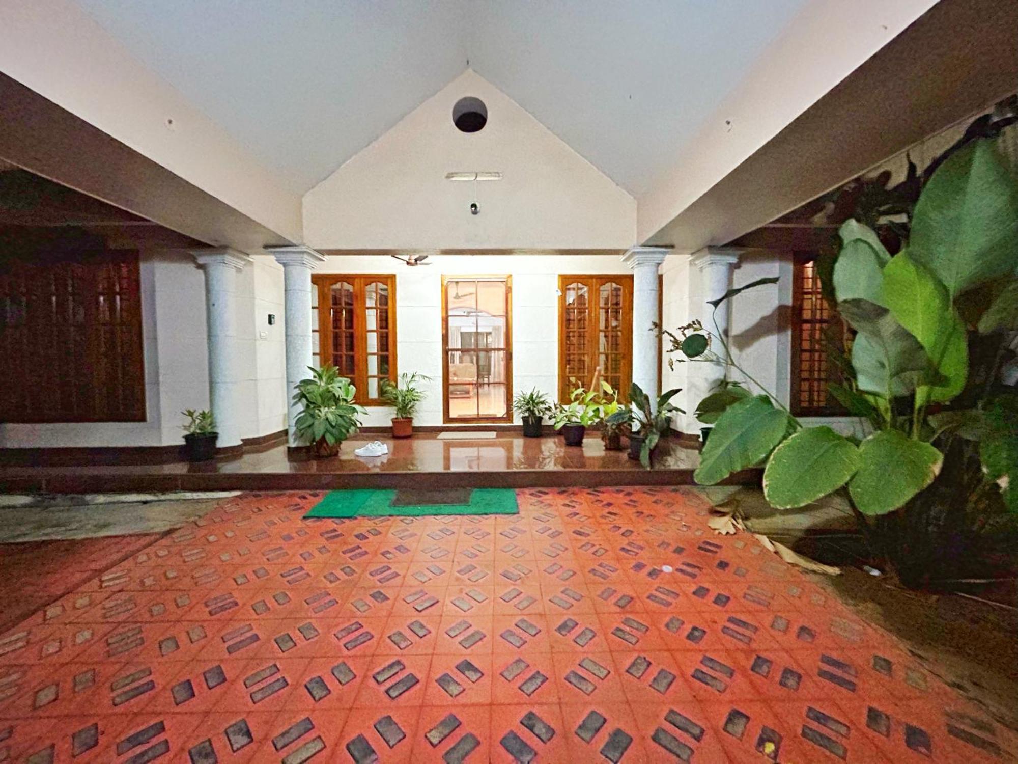 טריואנדרום La Casa Trivandrum 4 Bhk Ac Luxury Villa At City Centre, Just 6 Kms To Airport מראה חיצוני תמונה